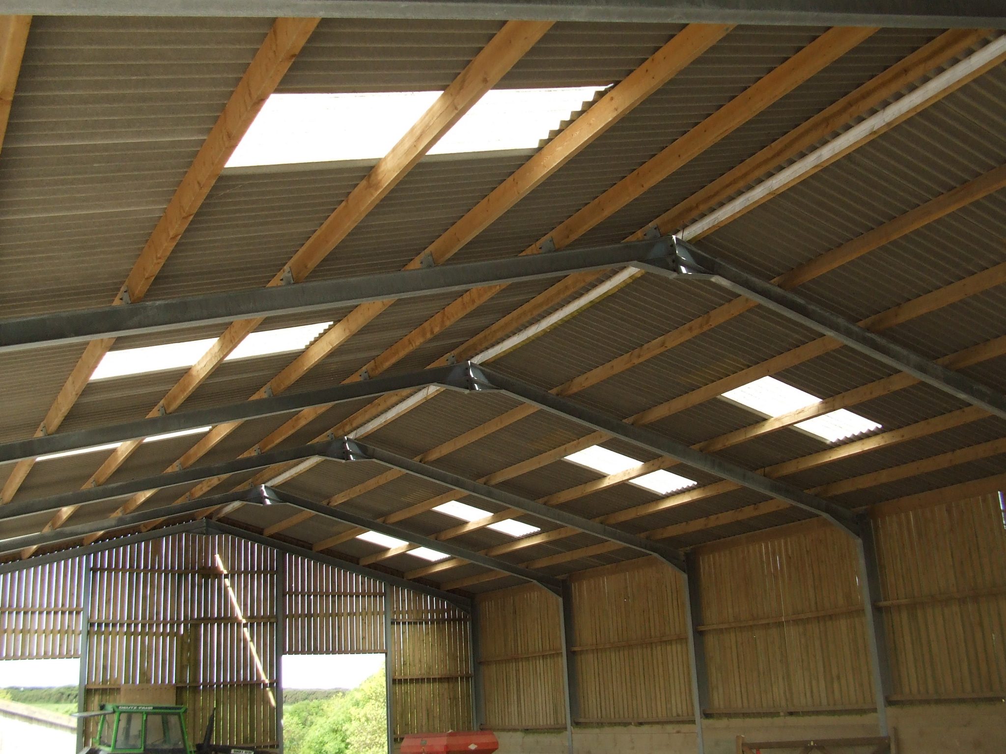 Barn roof structure