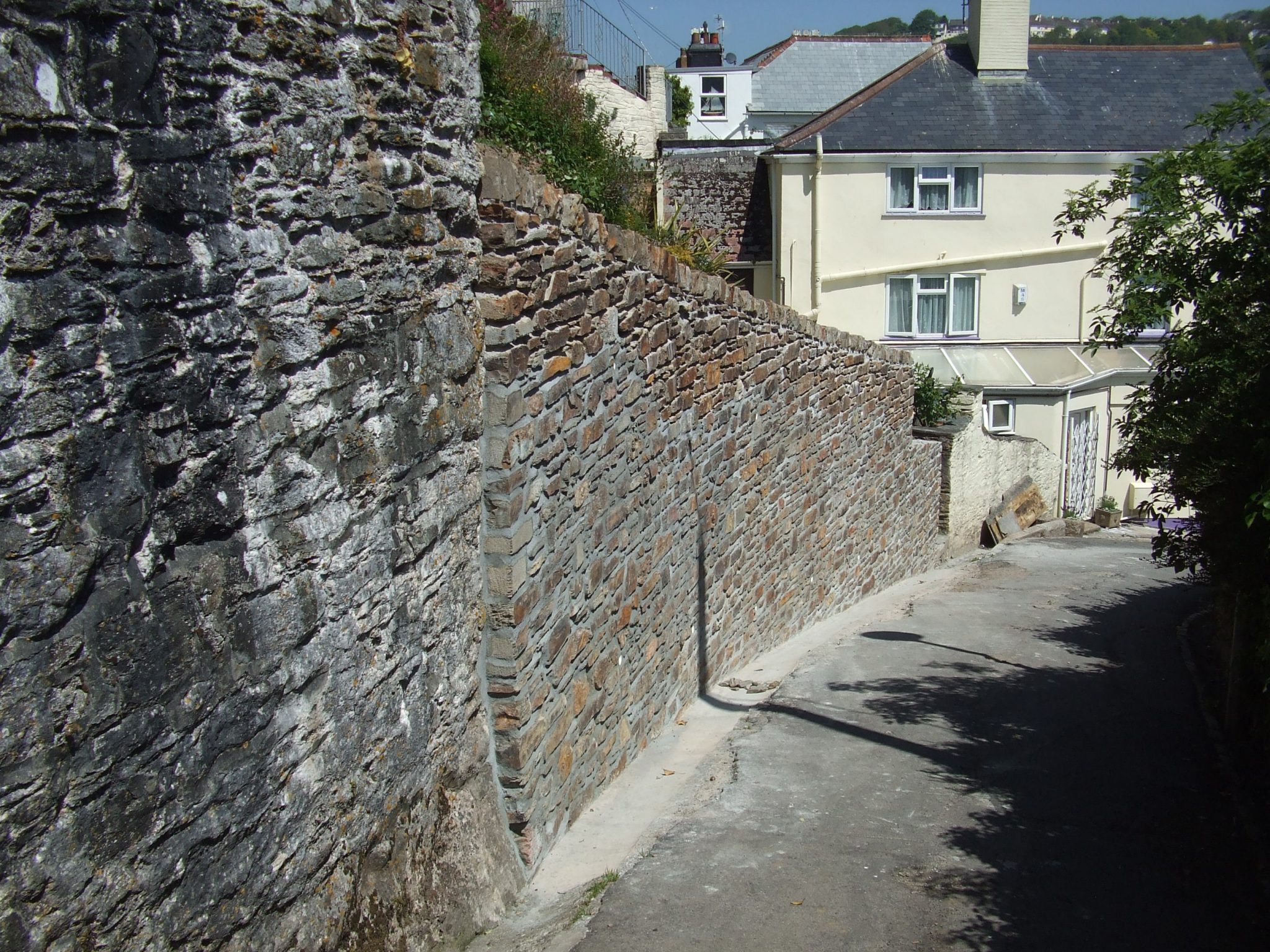 Completed replacement retaining wall